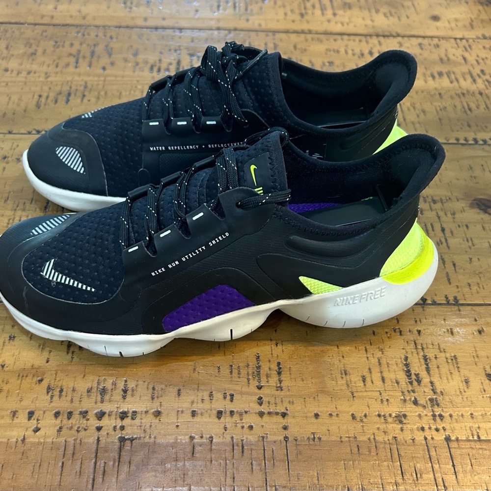 Women’s Nike Free Running Shoes